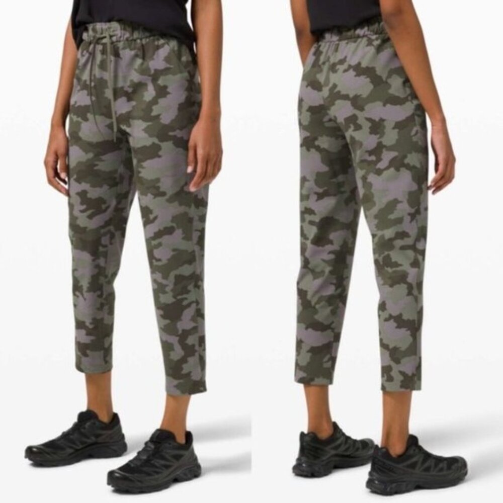 Lululemon Keep Moving Pant 7/8 High-Rise Heritage 365 Camo Dusky Lavender Multi